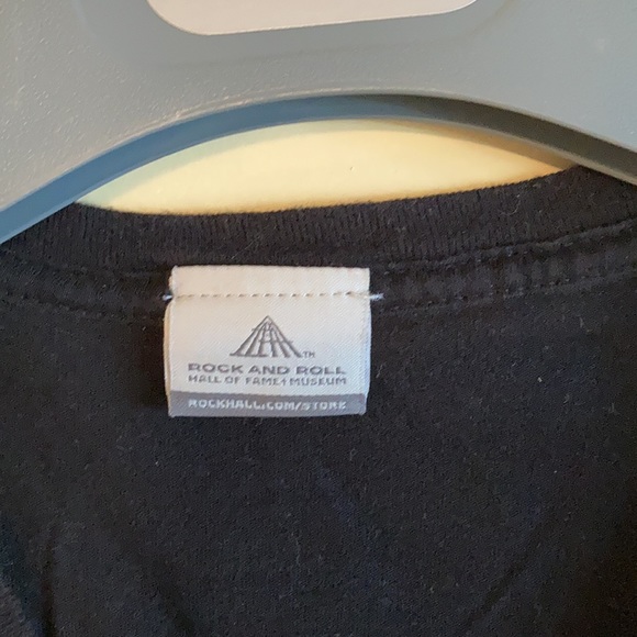 Rock & Roll Hall of Fame t shirt - Picture 4 of 6